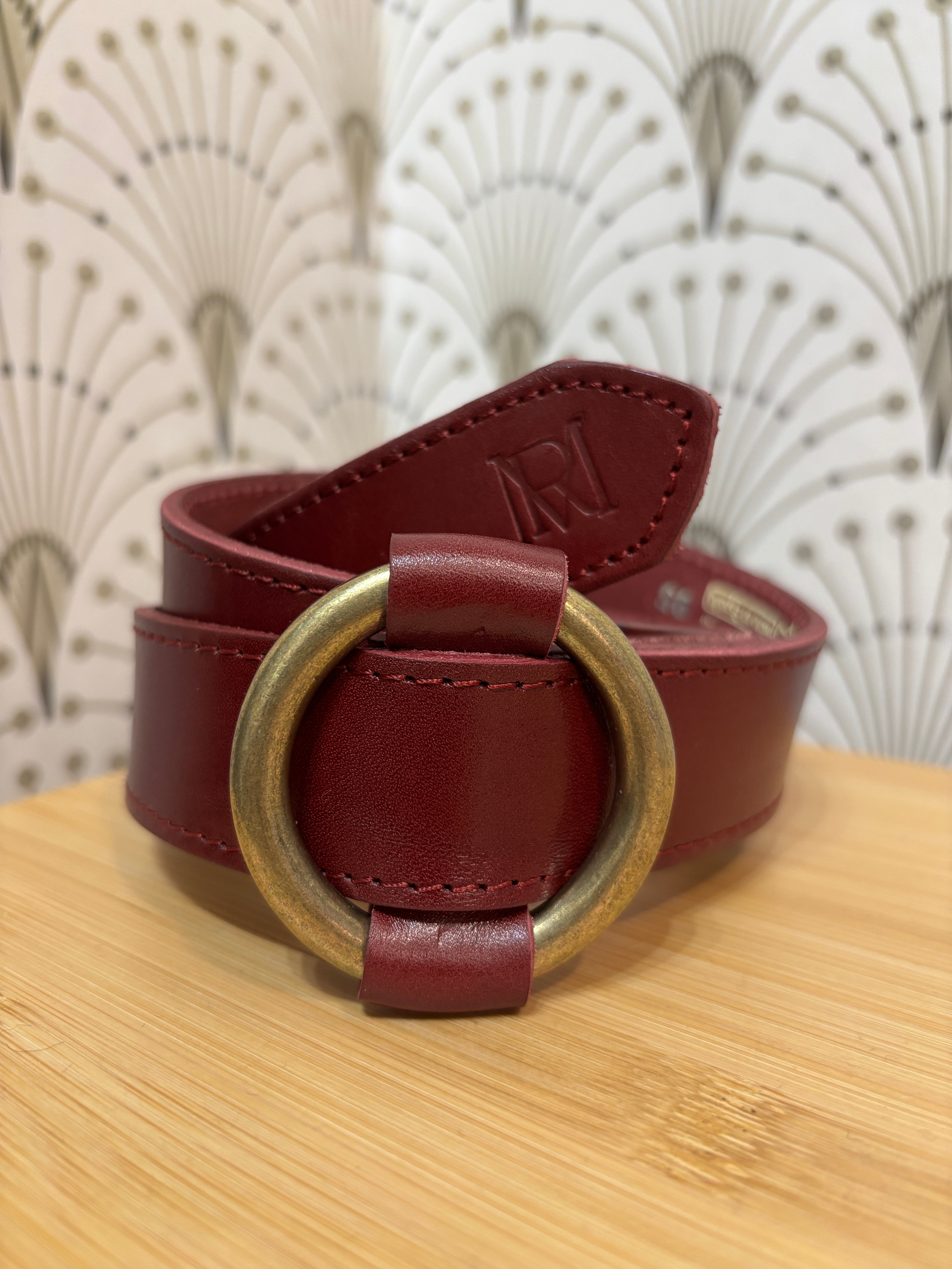 CINTURÓN HEBILLA REDONDA BURDEOS