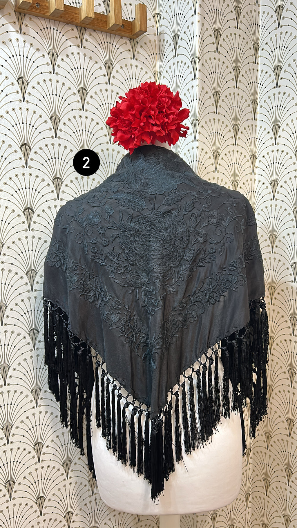 Mantones en tonos negro queda 7,8,9