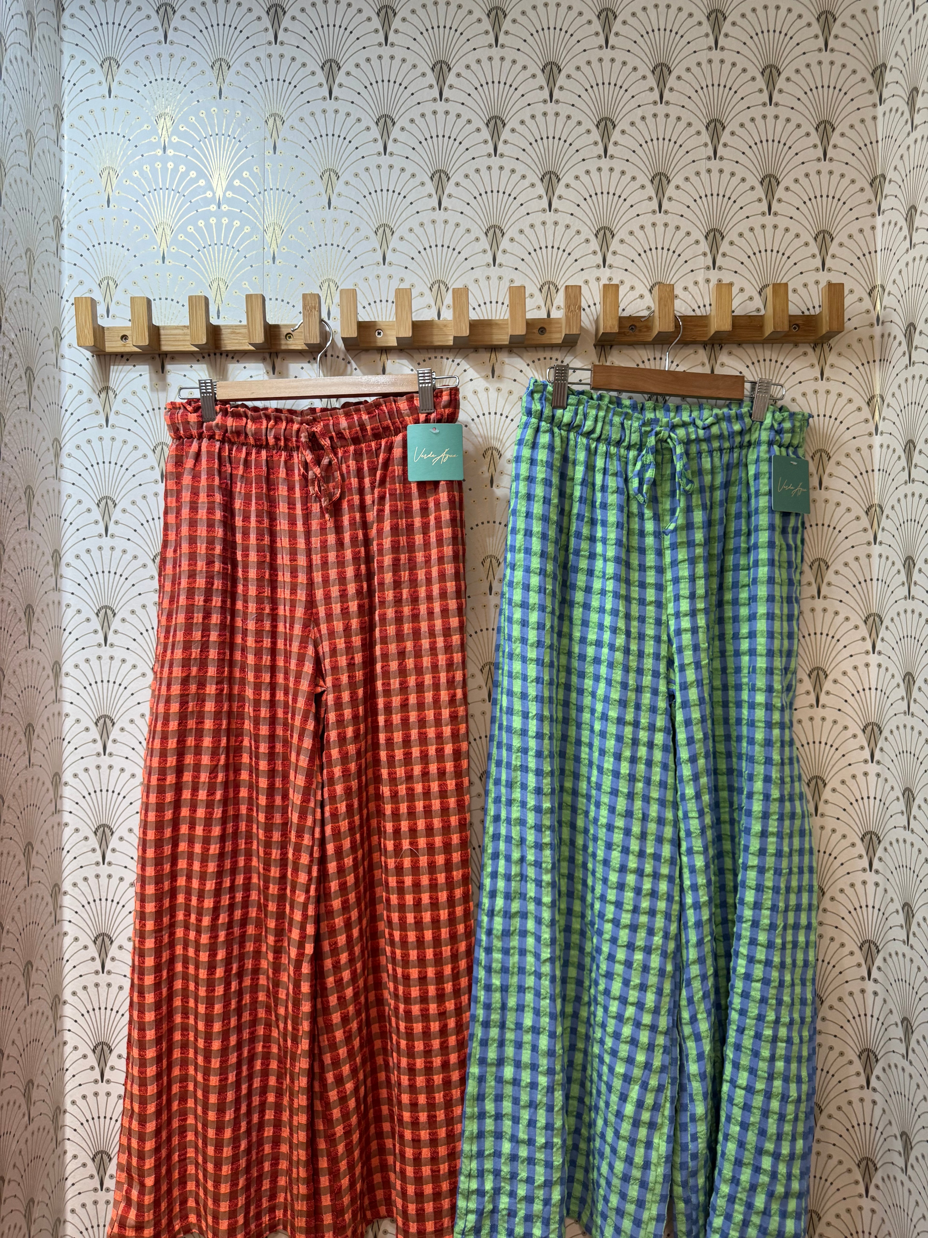 Pantalón vichy talla única.Goma elástica.