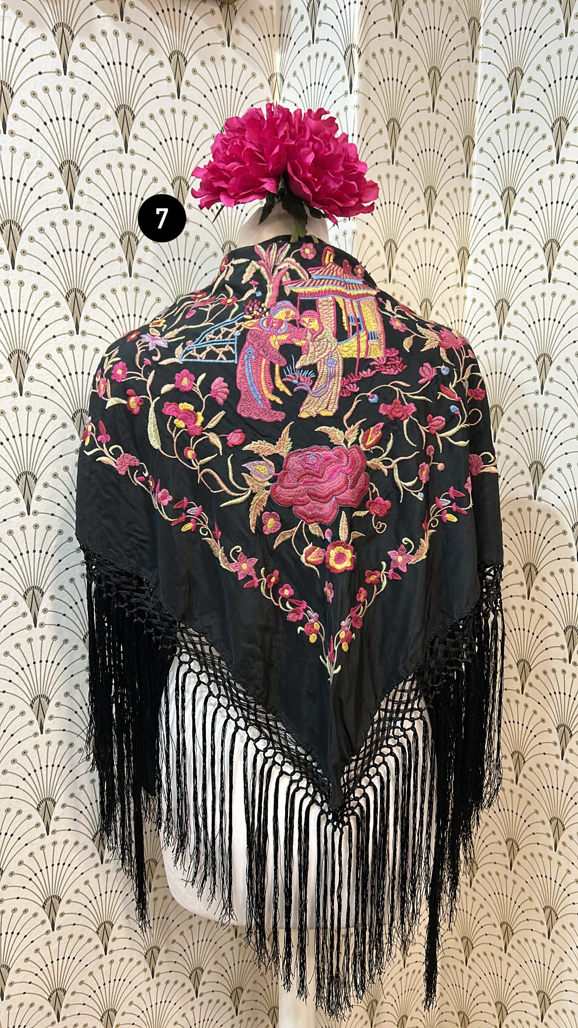 Mantones en tonos negro queda 7,8,9