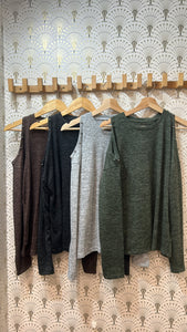 CAMISETA TACHUELAS