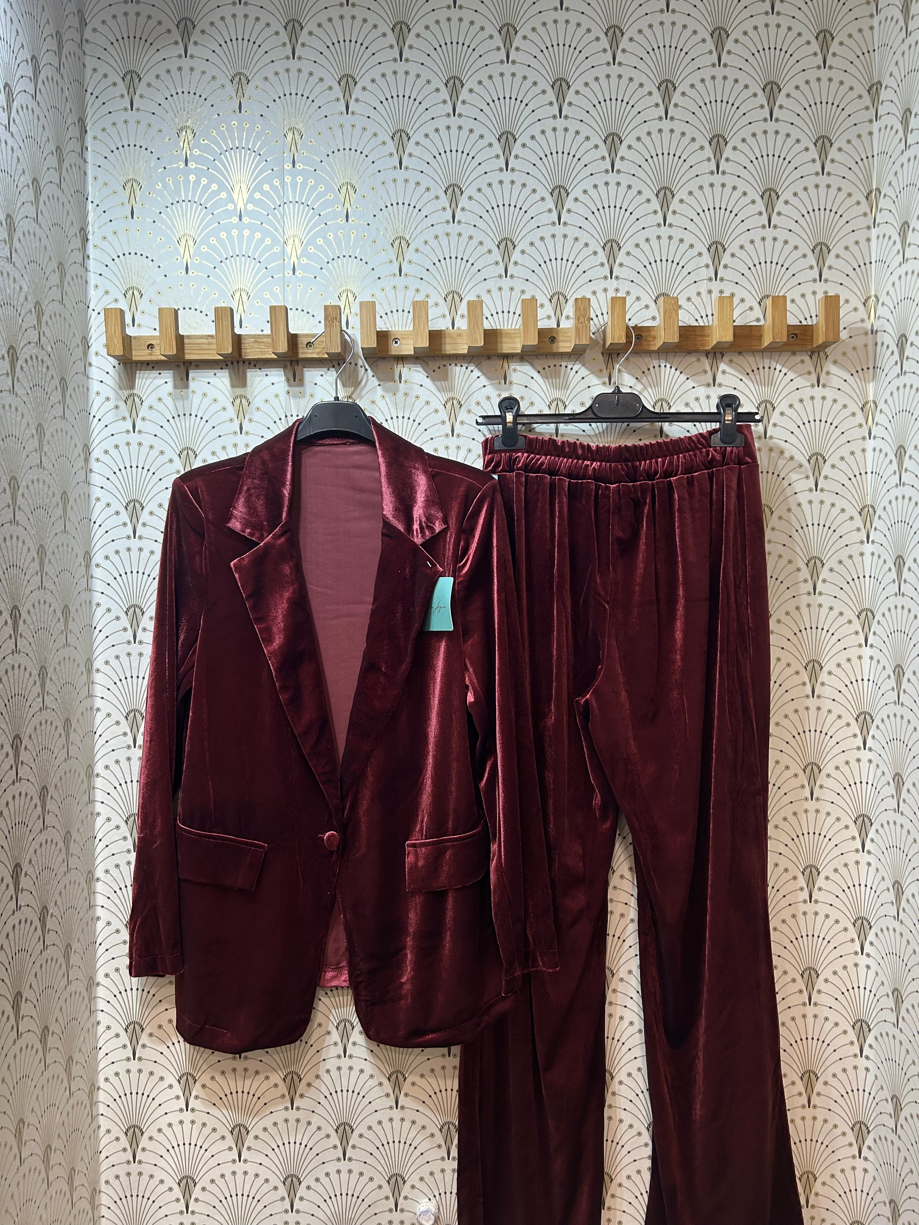 TRAJE MARTINA CEREZA