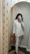 Cargar imagen en el visor de la galería, TRAJE MARÍA
