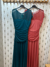 Cargar imagen en el visor de la galería, VESTIDO ANA
