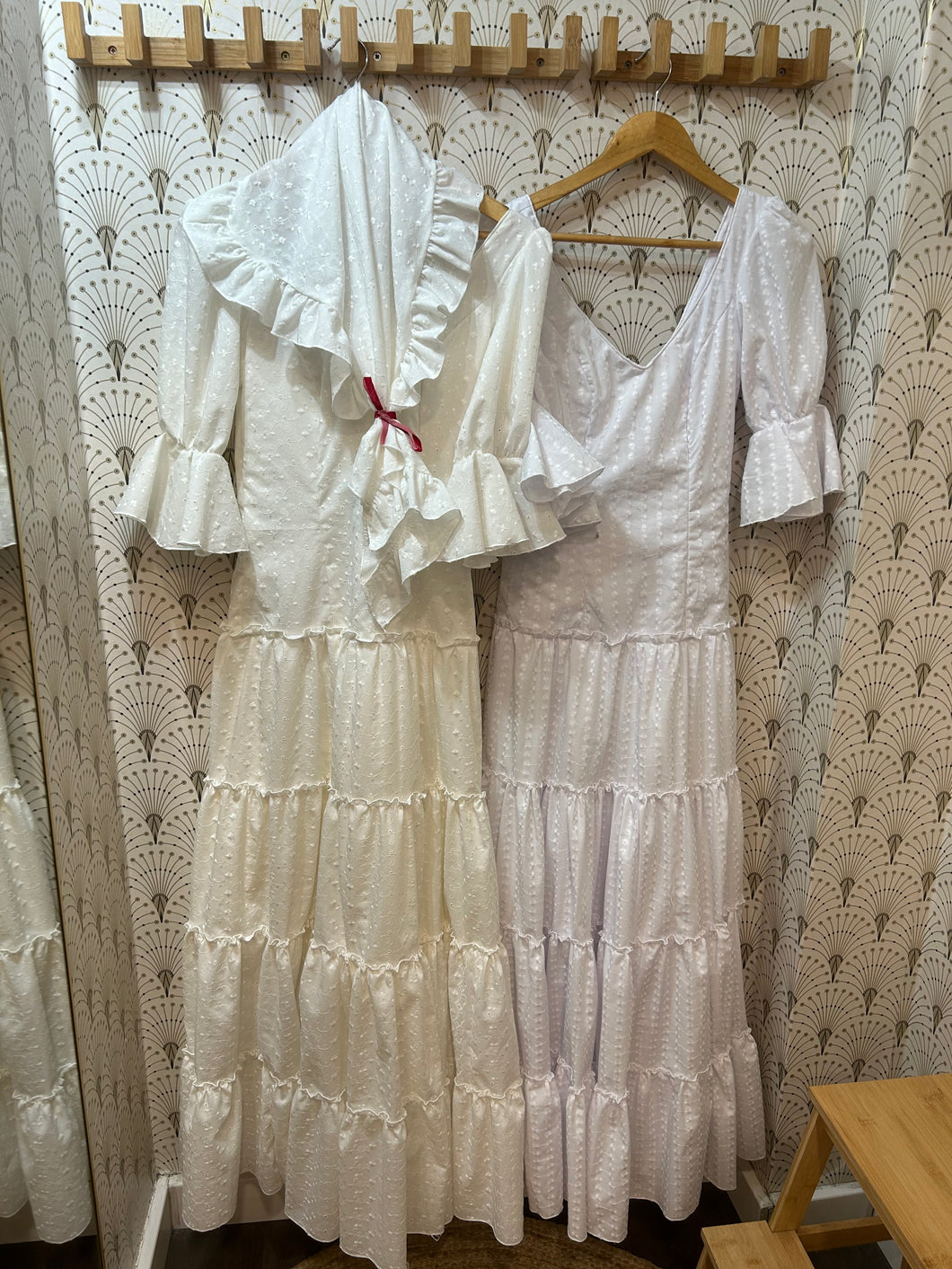 BATA FRIDA PERFORADO BLANCO O BEIGE