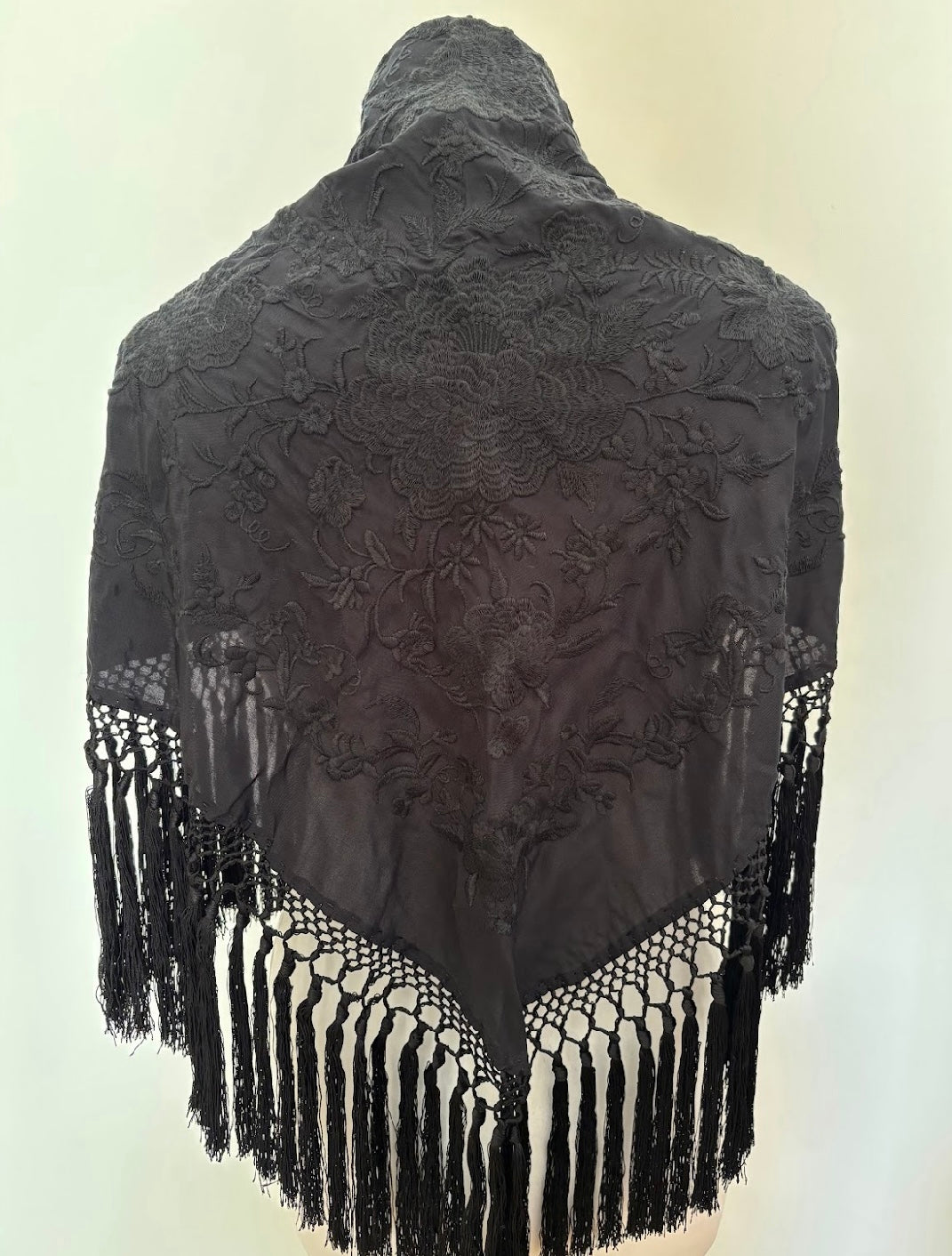 Mantón Soleá negro