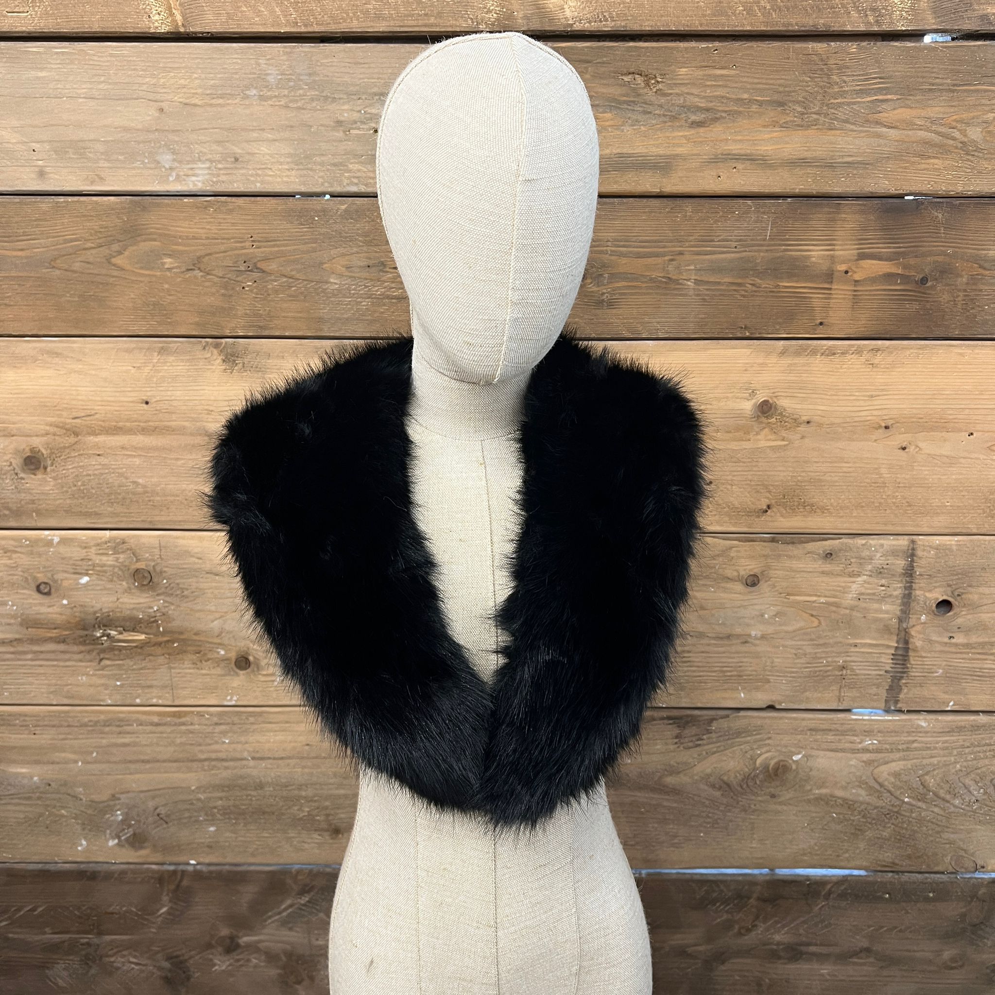 Cuello pelo sintético (se van reponiendo resto de colores)