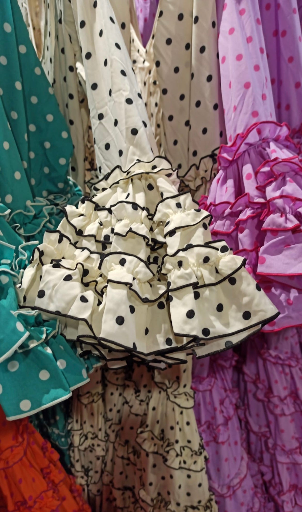 TRAJE CARMELA LUNARES CANASTERO