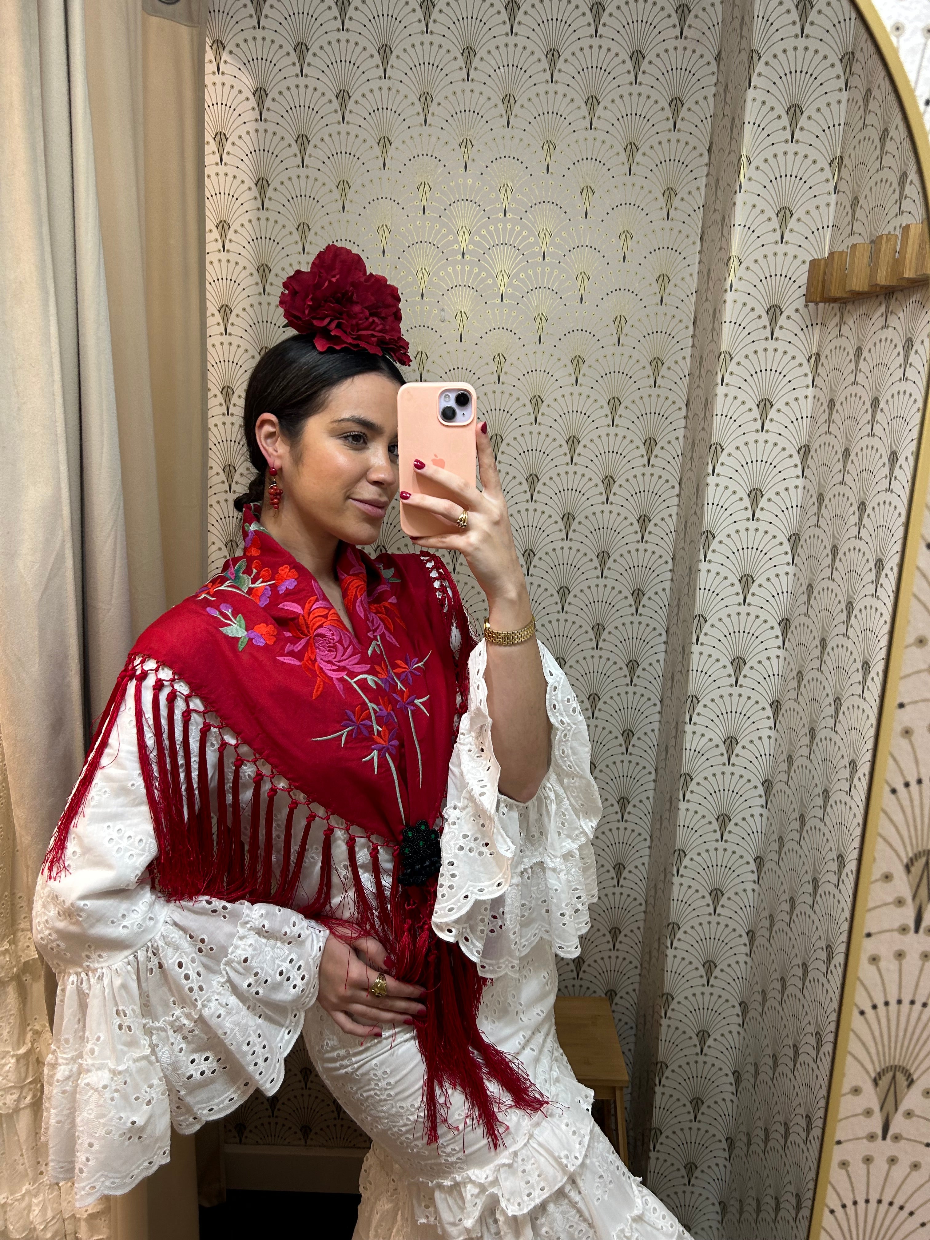 Mantón 90€ consúltame colores o si quieres ver algún modelo en detalle