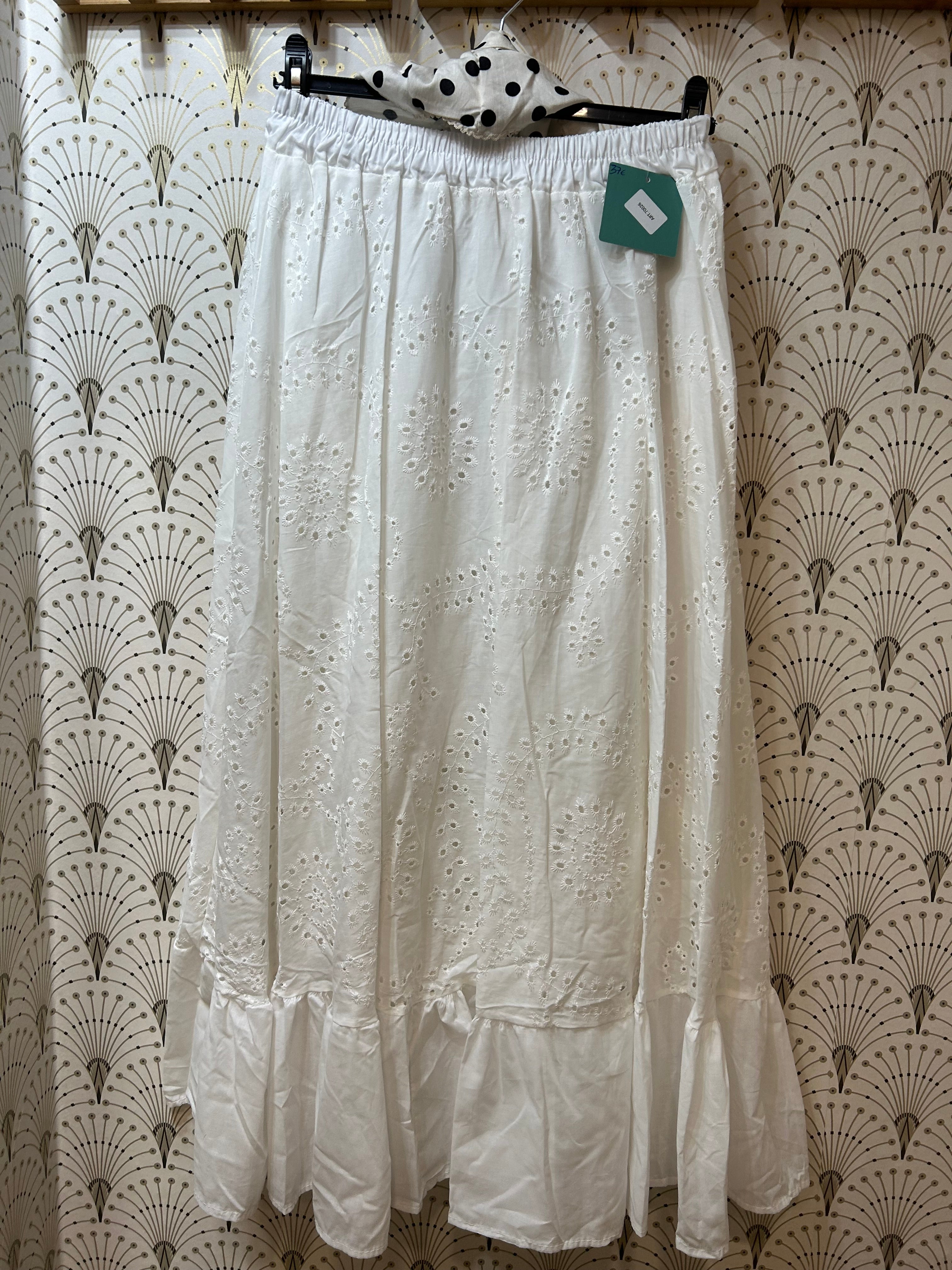 FALDA PERFORADA BLANCA