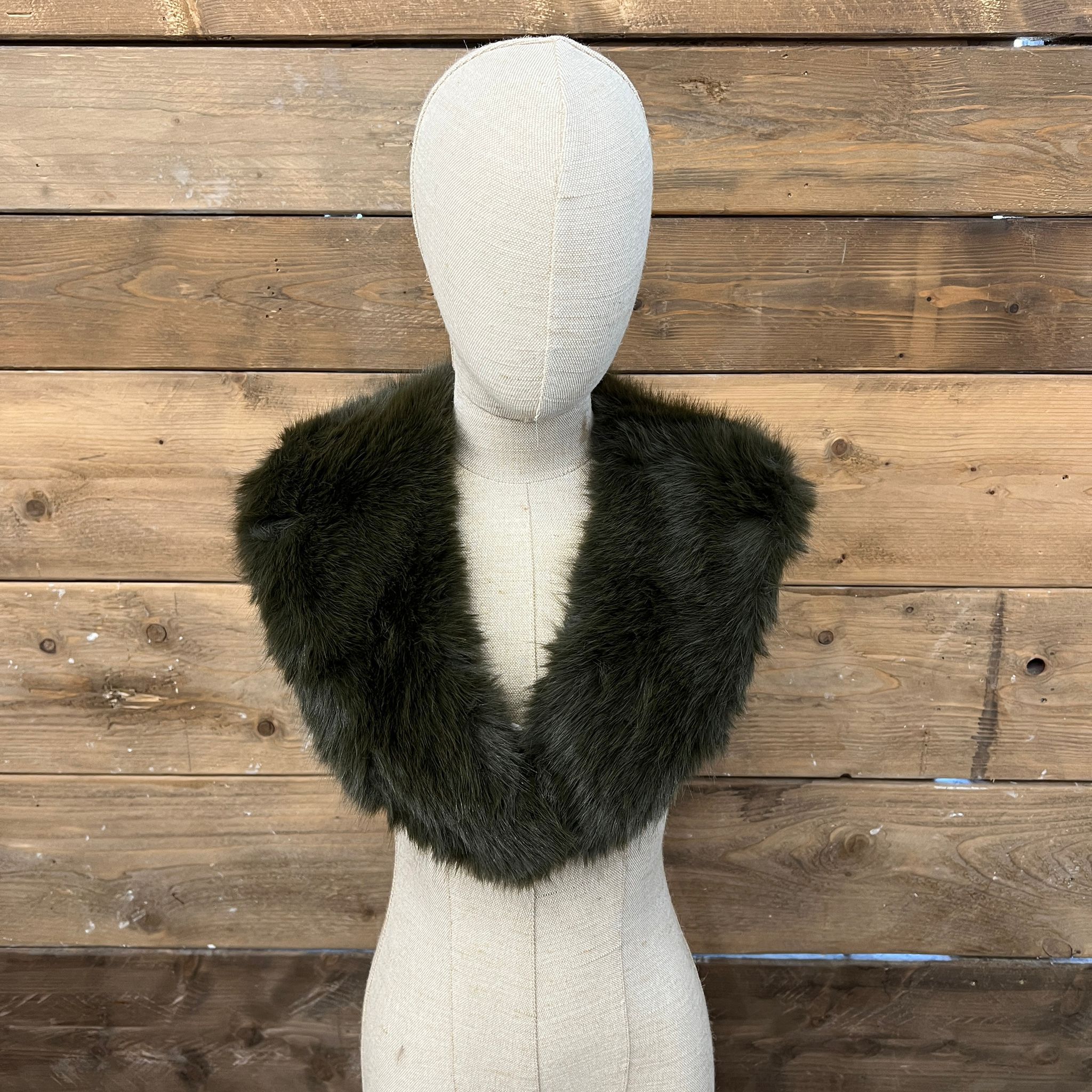 Cuello pelo sintético (se van reponiendo resto de colores)