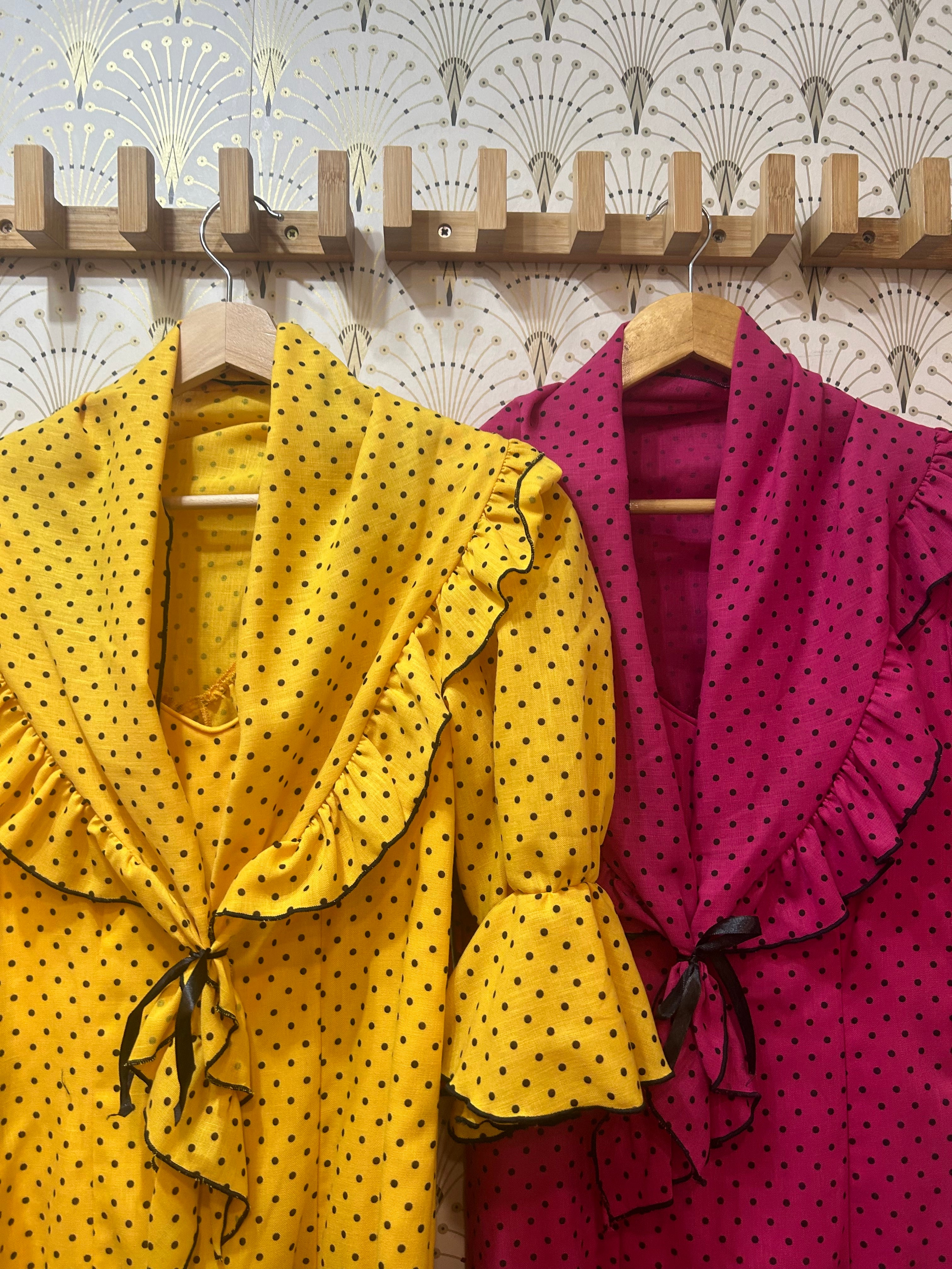 BATA LUNAR AMARILLA/ BUGANVILLA