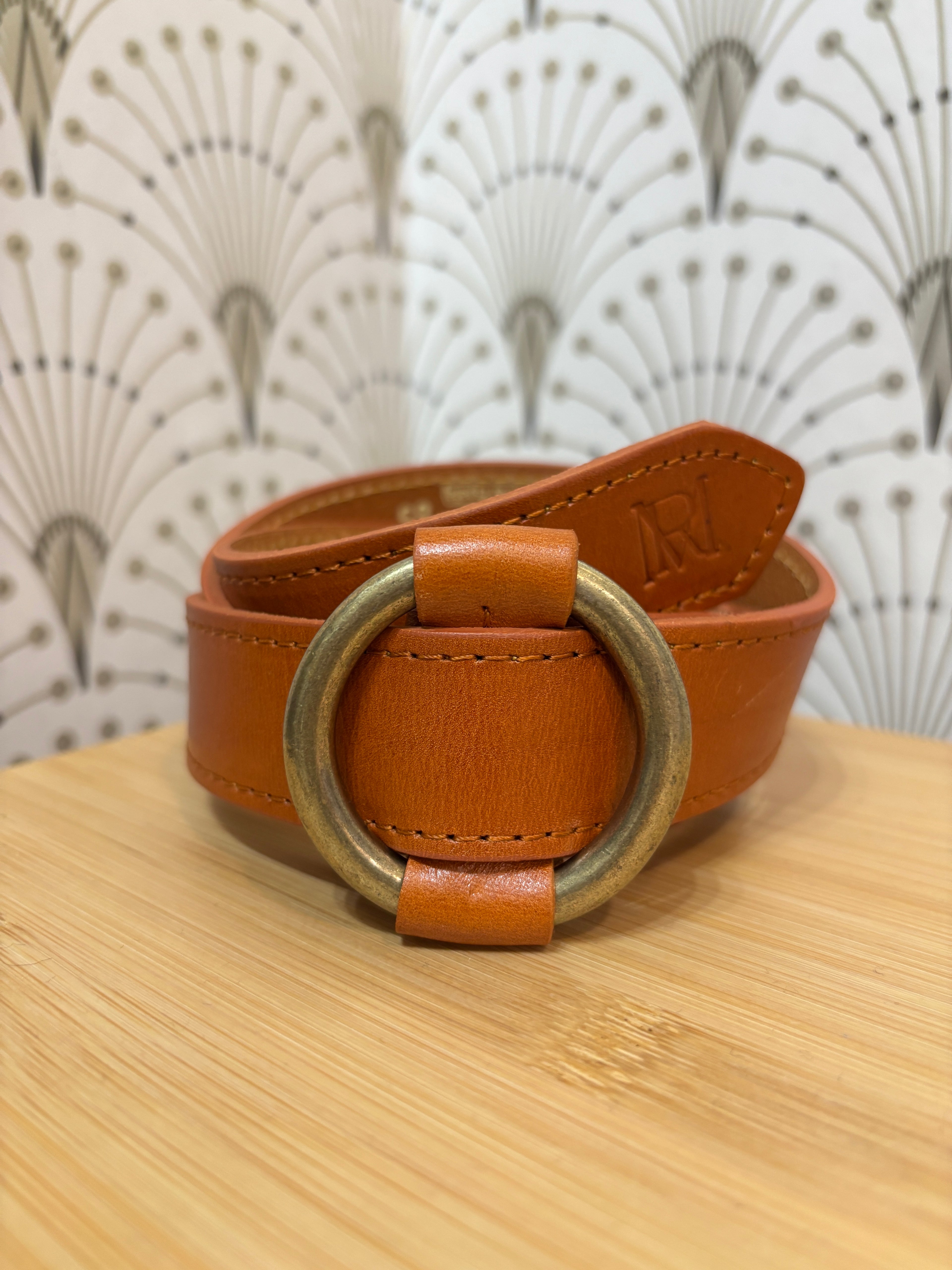 CINTURÓN HEBILLA REDONDA PIEL NATURAL