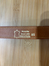 Cargar imagen en el visor de la galería, CINTURÓN HEBILLA REDONDA PIEL NATURAL
