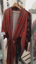 Cargar y reproducir el video en el visor de la galería, Bata-kimono
