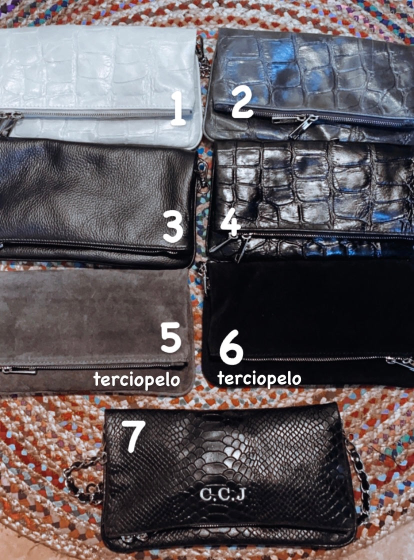 KATERINA BORDADO (Iniciales al correo con el color de hilo doblece.es@gmail.com)