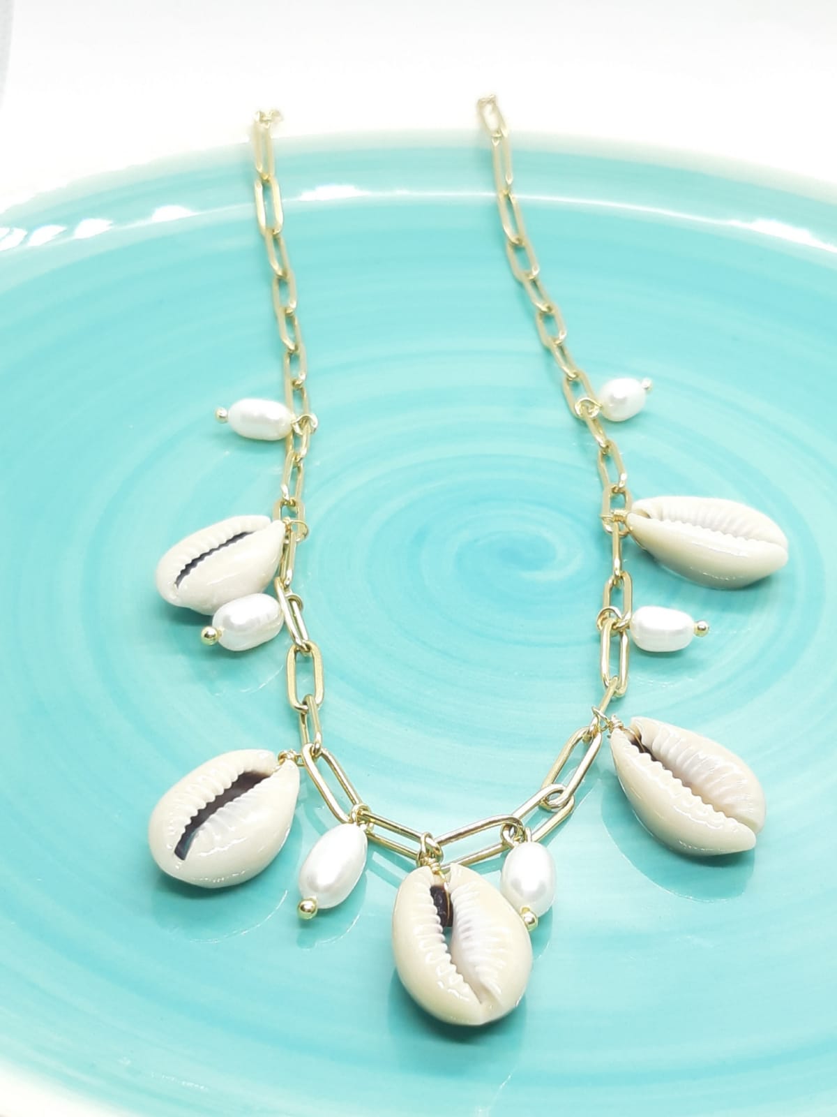 Choker Eslabones dorados y perlas